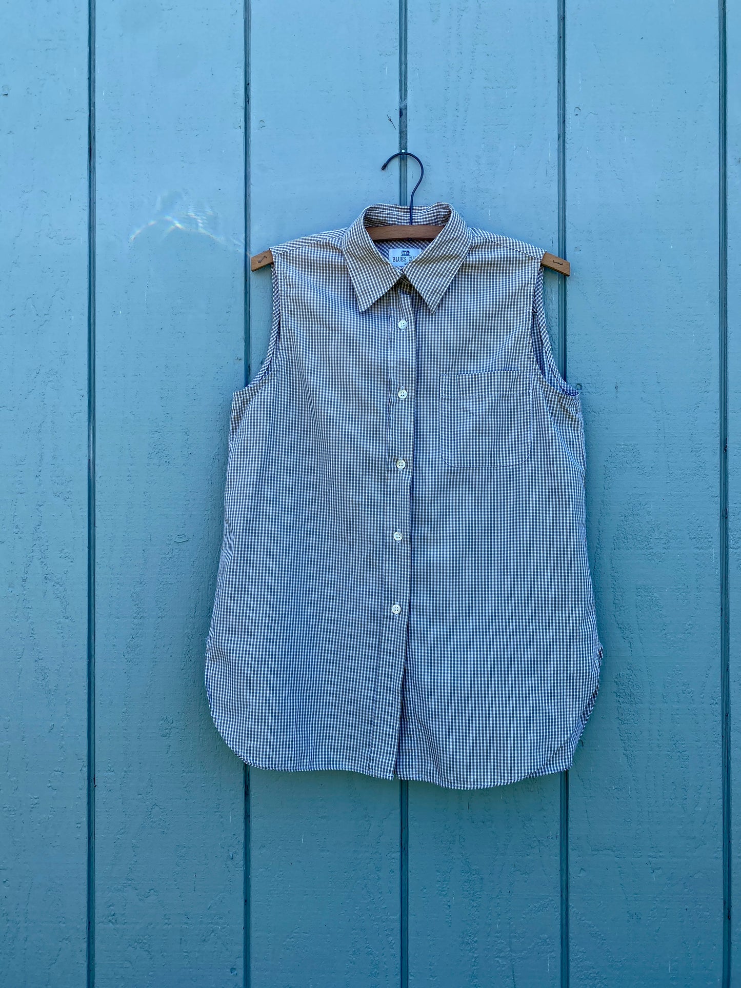 sleeveless button up no. 1